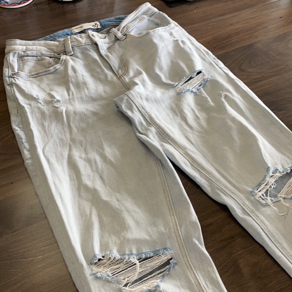 GARAGE light wash jeans with ripped detail - Picture 2 of 6